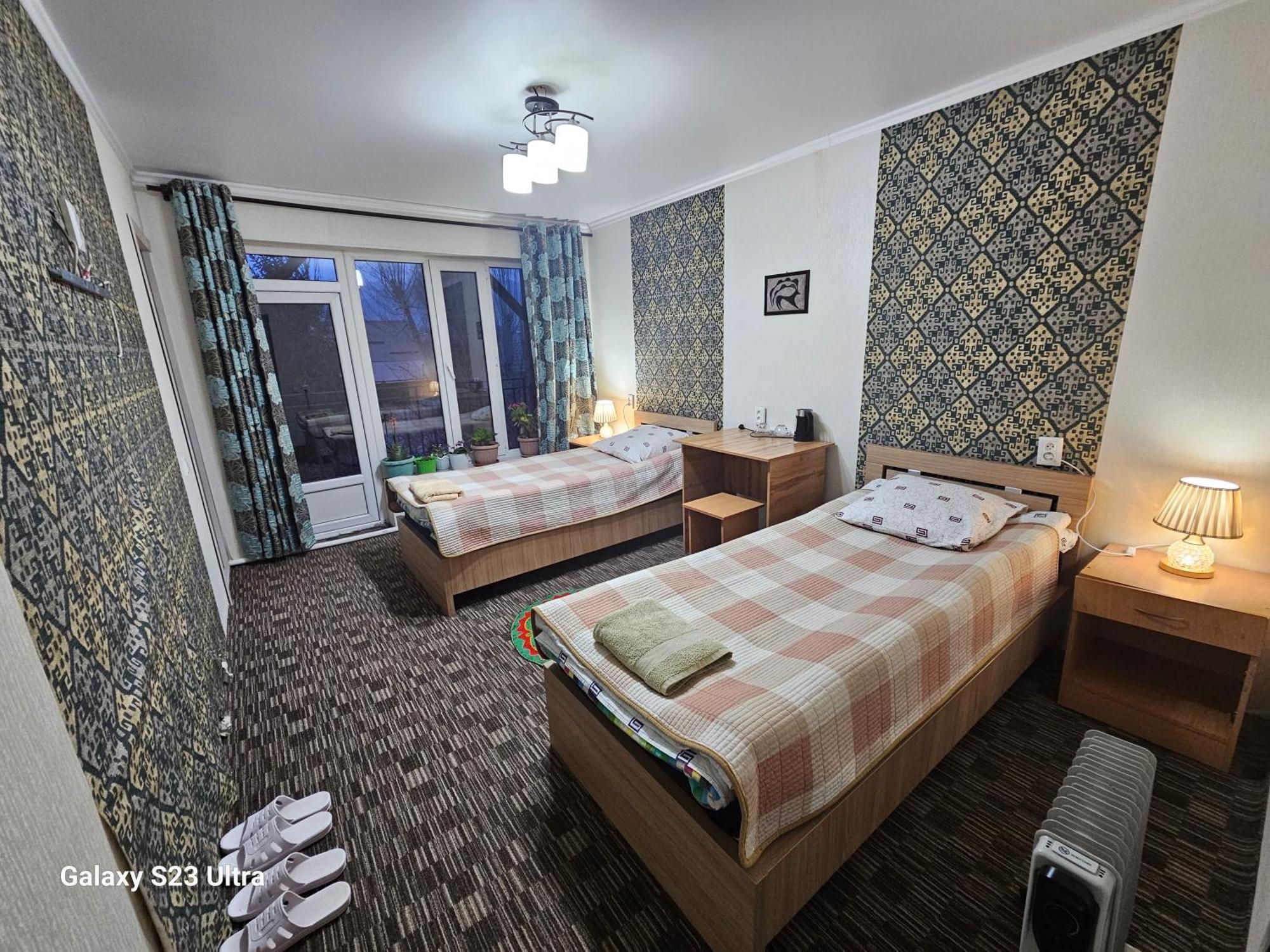 Guest House Mira Kochkor Ngoại thất bức ảnh