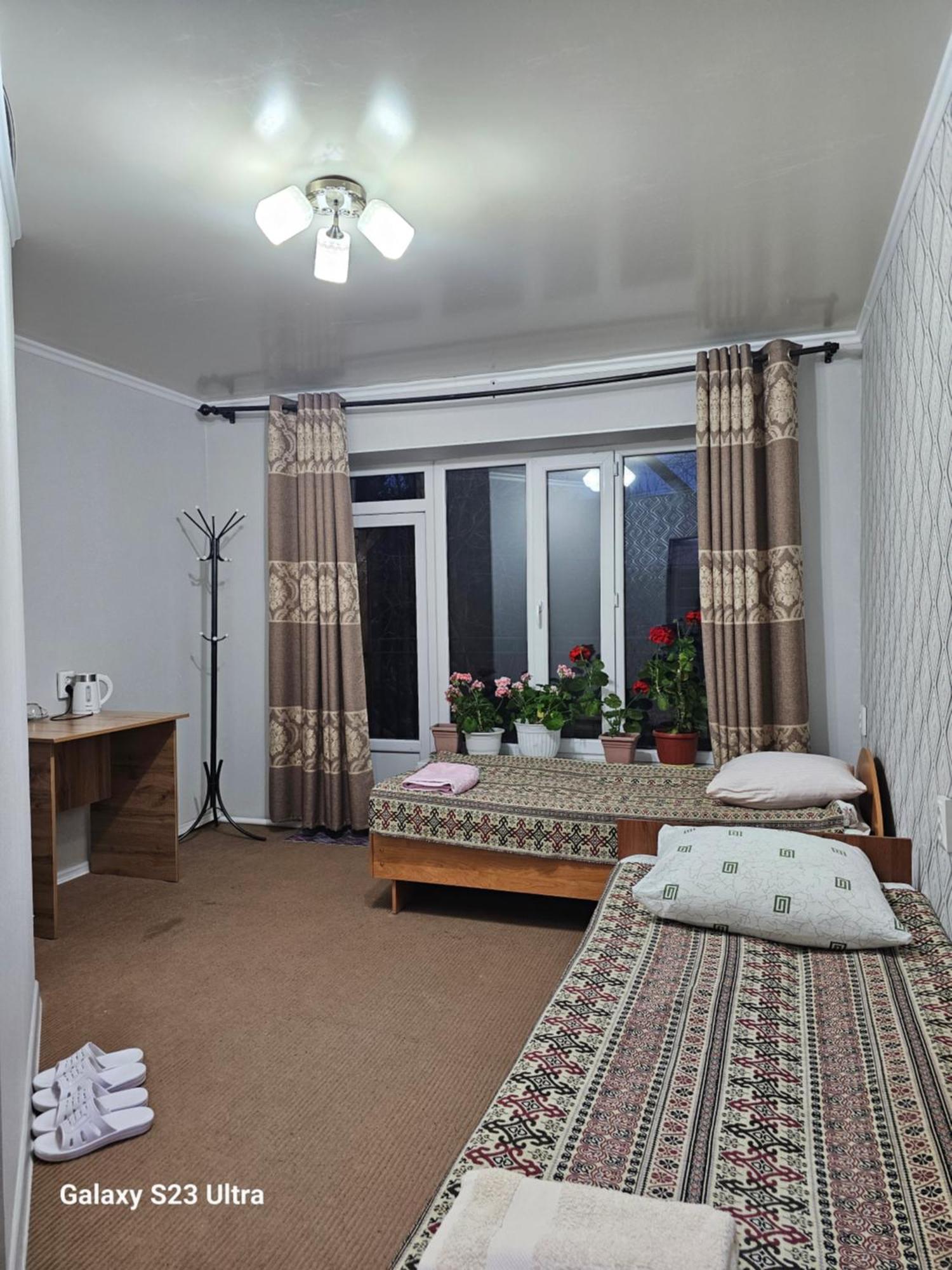 Guest House Mira Kochkor Ngoại thất bức ảnh